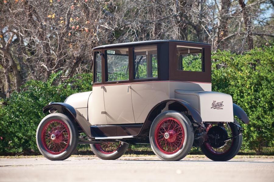  Detroit Electric Model 82 Brougham 1920 года  (фото 18 из 19)